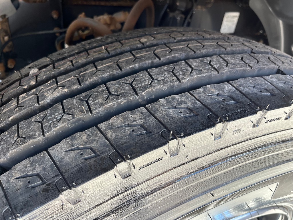 Caminhão SCANIA P360 Chassis ANO 2021 de Siqueira Caminhões em São Paulo