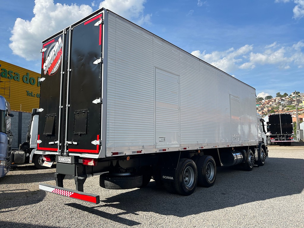 Caminhão SCANIA P310 Baú Furgão ANO 2014 de Siqueira Caminhões em São Paulo