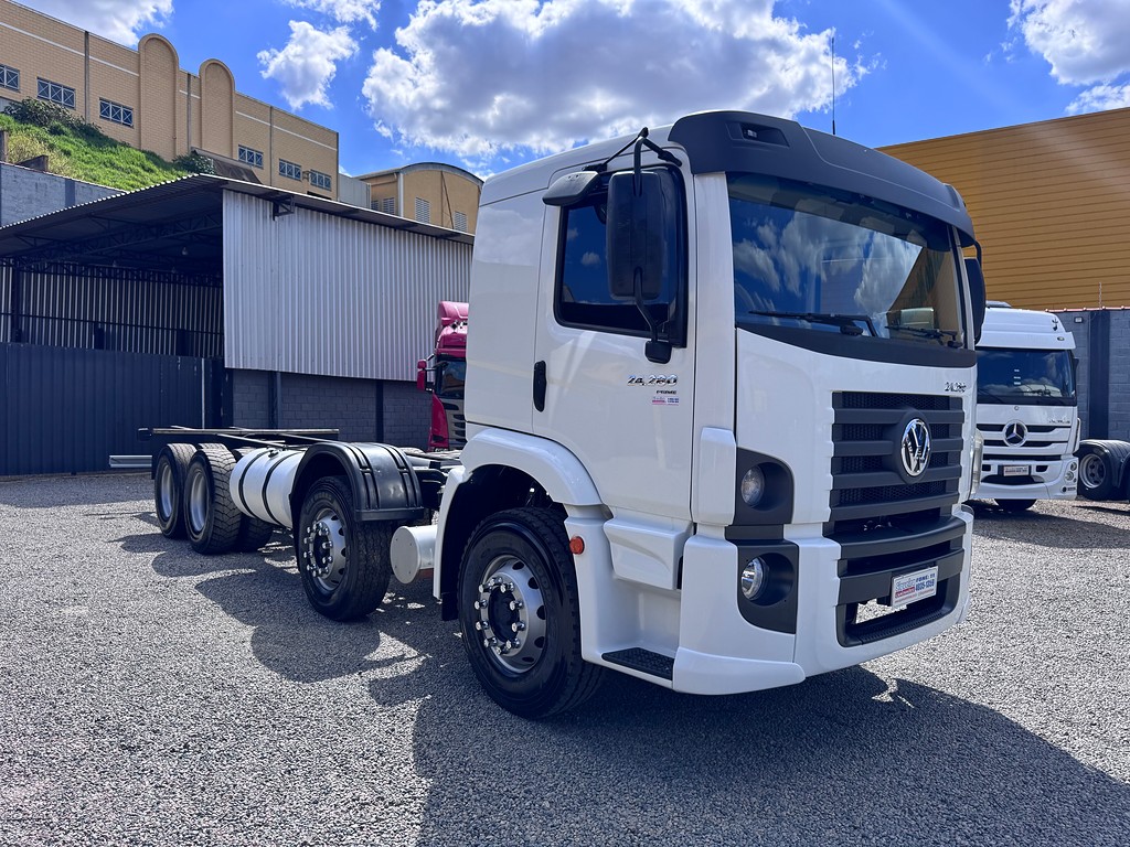 Caminhão VOLKSWAGEN VW 24280 Chassis ANO 2023 de Siqueira Caminhões em São Paulo