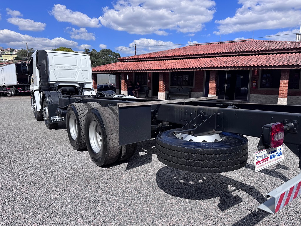 Caminhão VOLKSWAGEN VW 24280 Chassis ANO 2023 de Siqueira Caminhões em São Paulo