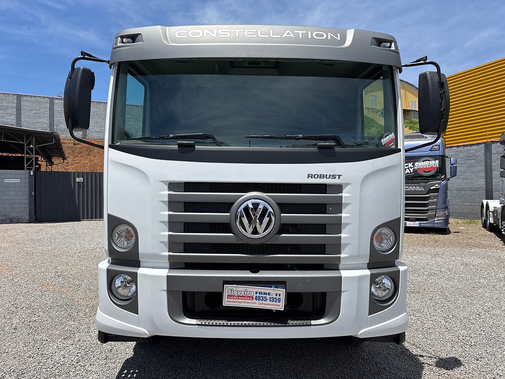 Caminhão VOLKSWAGEN VW 17230 Baú Furgão ANO 2023 de Siqueira Caminhões em São Paulo