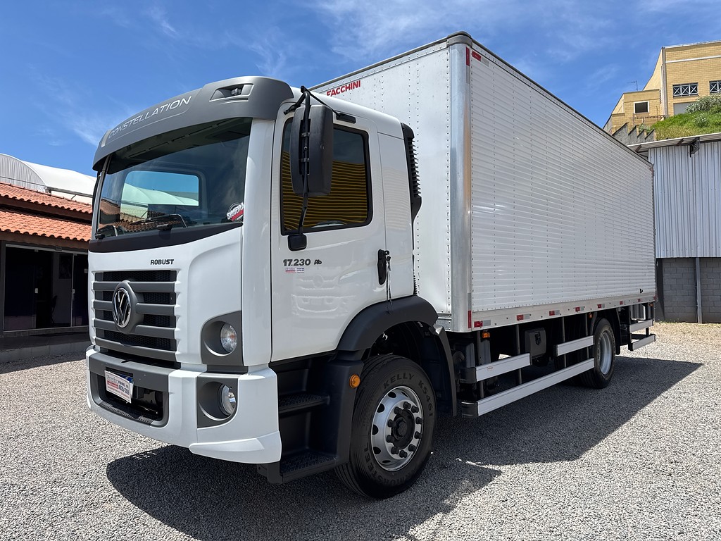 Caminhão VOLKSWAGEN VW 17230 Baú Furgão ANO 2023 de Siqueira Caminhões em São Paulo