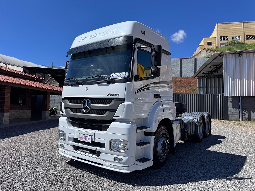 Caminhão MERCEDES BENZ MB 2544 Cavalo Mecânico ANO 2019 de Siqueira Caminhões em São Paulo
