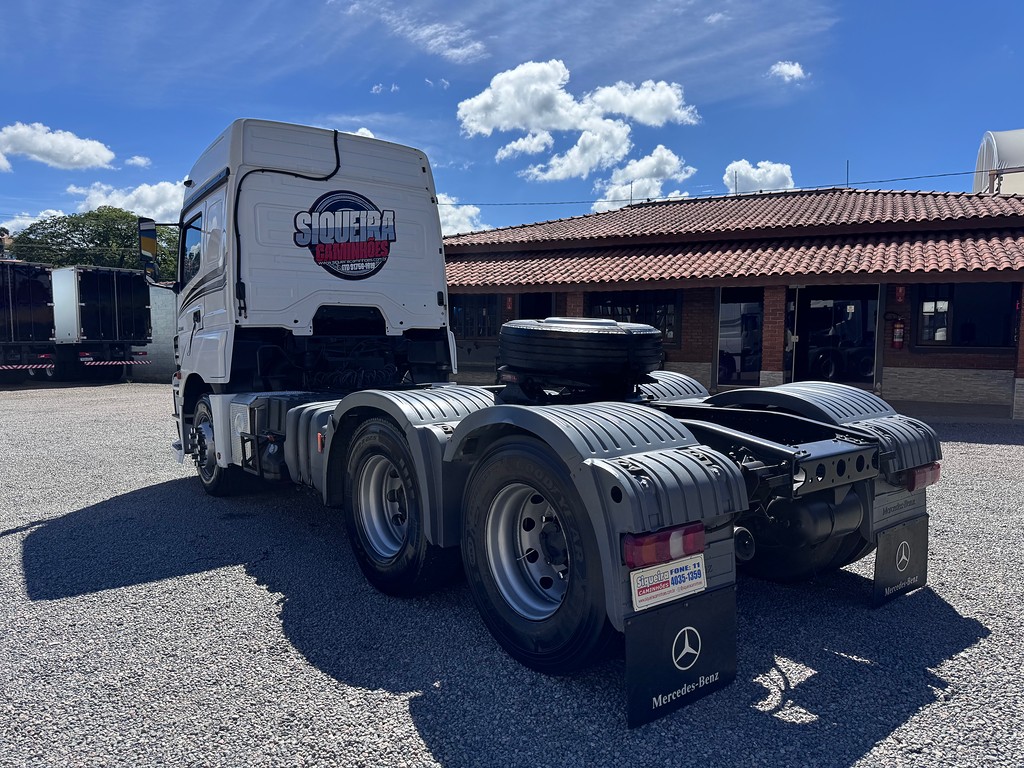 Caminhão MERCEDES BENZ MB 2544 Cavalo Mecânico ANO 2019 de Siqueira Caminhões em São Paulo
