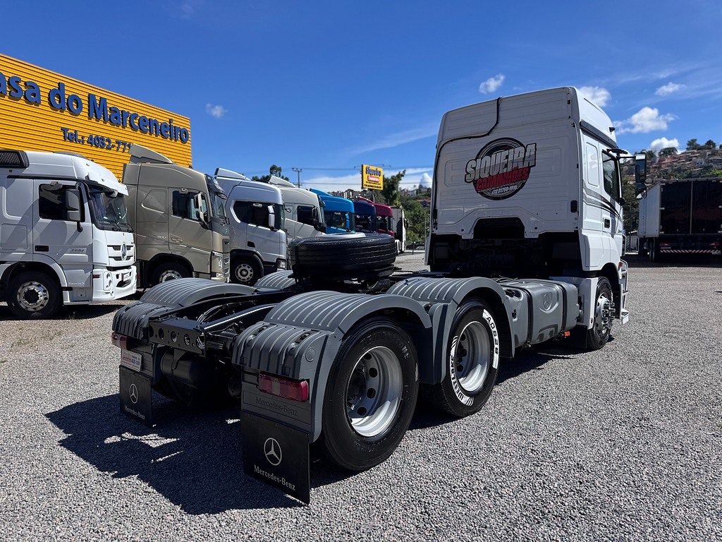 Caminhão MERCEDES BENZ MB 2544 Cavalo Mecânico ANO 2019 de Siqueira Caminhões em São Paulo