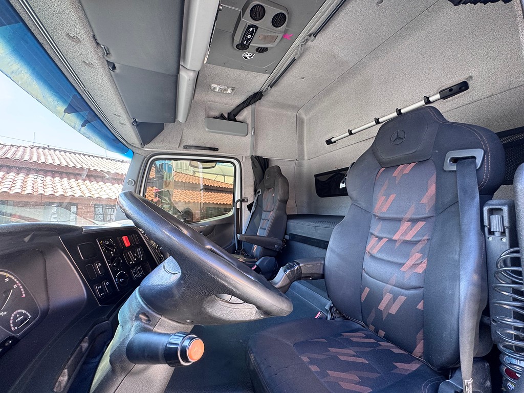 Caminhão MERCEDES BENZ MB 2544 Cavalo Mecânico ANO 2019 de Siqueira Caminhões em São Paulo