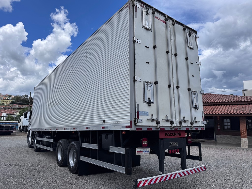 Caminhão VOLKSWAGEN VW 30330 Baú Furgão ANO 2022 de Siqueira Caminhões em São Paulo
