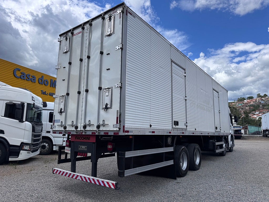 Caminhão VOLKSWAGEN VW 30330 Baú Furgão ANO 2022 de Siqueira Caminhões em São Paulo