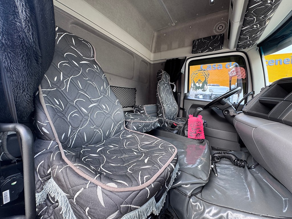 Caminhão VOLKSWAGEN VW 30330 Baú Furgão ANO 2022 de Siqueira Caminhões em São Paulo