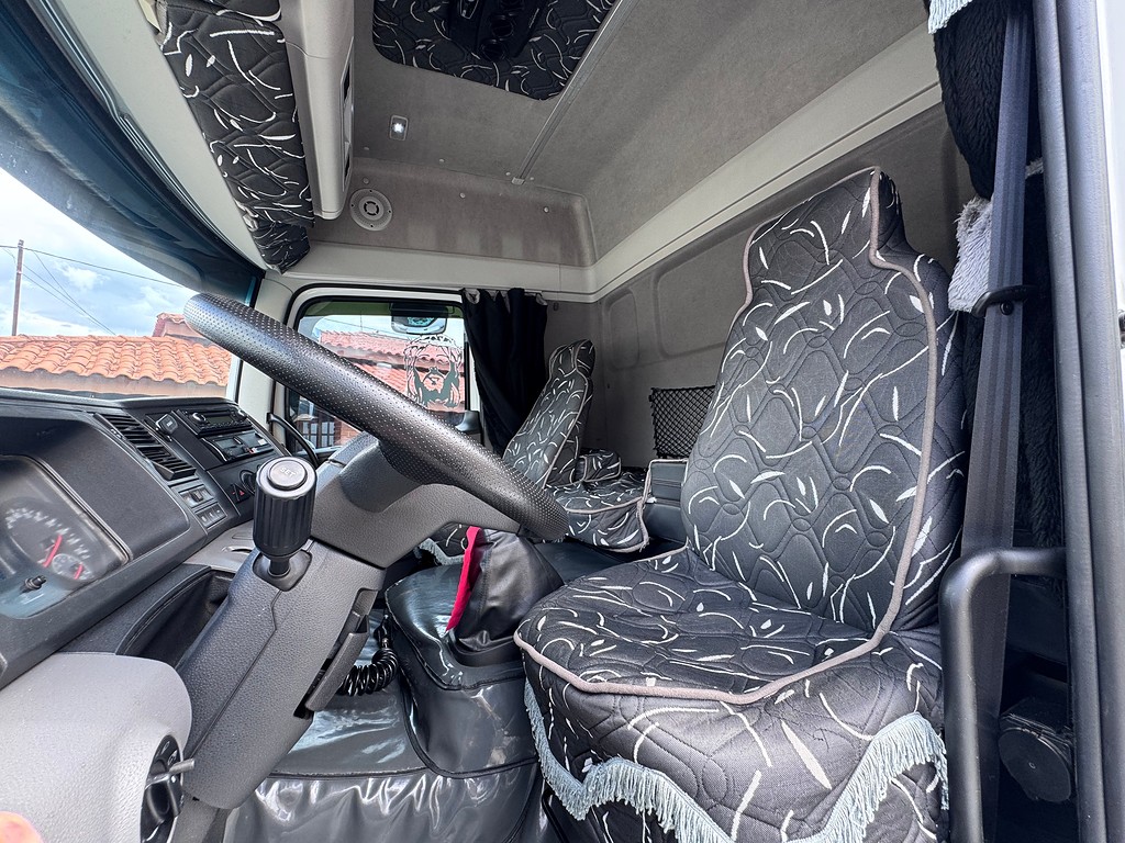 Caminhão VOLKSWAGEN VW 30330 Baú Furgão ANO 2022 de Siqueira Caminhões em São Paulo