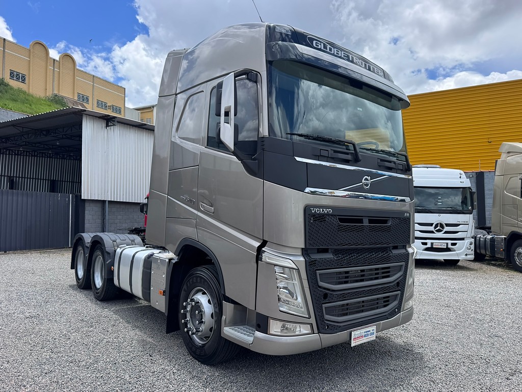 Caminhão VOLVO FH 540 Cavalo Mecânico ANO 2020 de Siqueira Caminhões em São Paulo