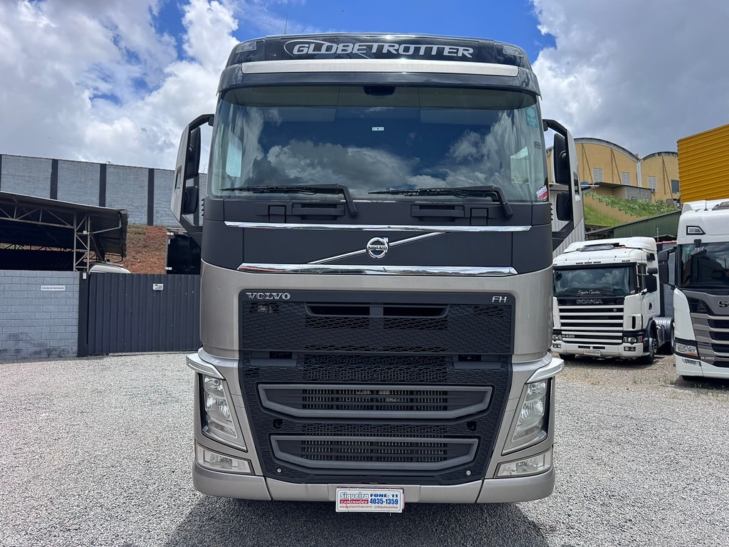 Caminhão VOLVO FH 540 Cavalo Mecânico ANO 2020 de Siqueira Caminhões em São Paulo