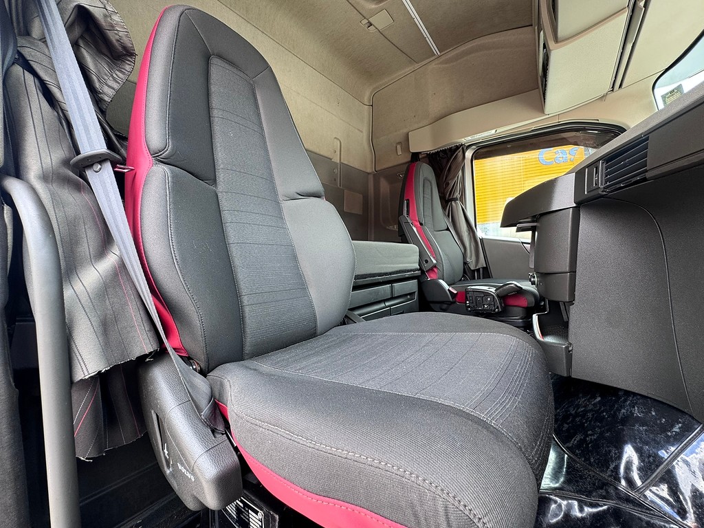 Caminhão VOLVO FH 540 Cavalo Mecânico ANO 2020 de Siqueira Caminhões em São Paulo