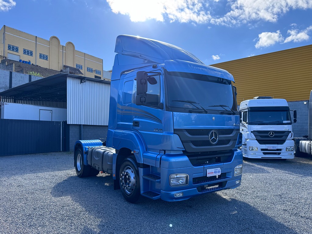 Caminhão MERCEDES BENZ MB 2041 Cavalo Mecânico ANO 2020 de Siqueira Caminhões em São Paulo