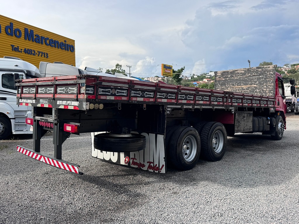 Caminhão VOLVO VM 330 Carga Seca ANO 2022 de Siqueira Caminhões em São Paulo
