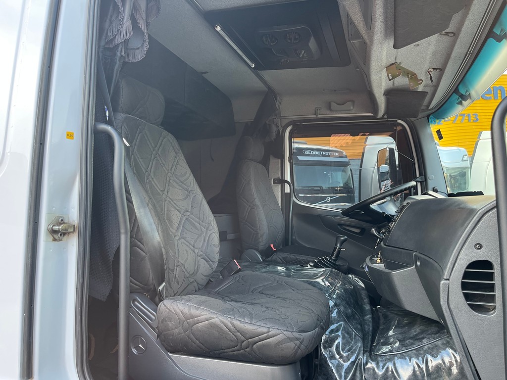 Caminhão MERCEDES BENZ MB 2426 Carga Seca ANO 2016 de Siqueira Caminhões em São Paulo