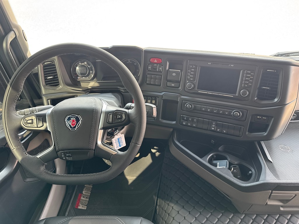 Caminhão SCANIA 450 Cavalo Mecânico ANO 2023 de Siqueira Caminhões em São Paulo