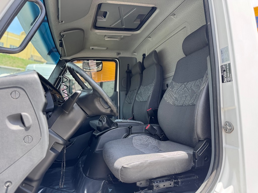 Caminhão MERCEDES BENZ MB 1016 Chassis ANO 2018 de Siqueira Caminhões em São Paulo