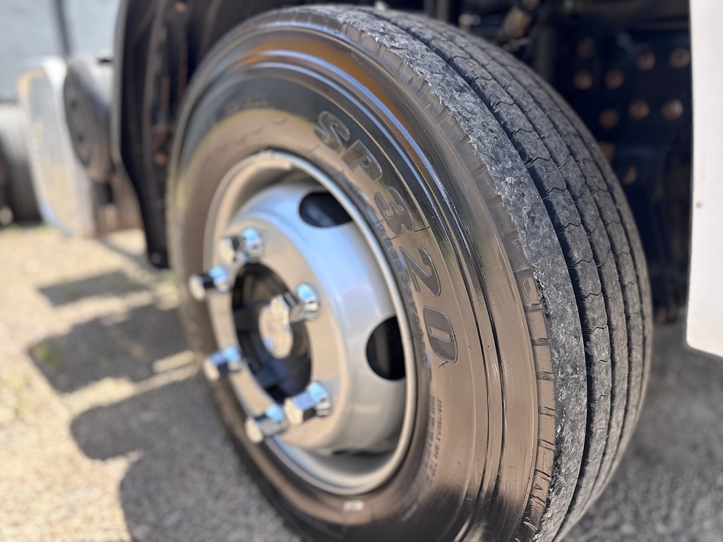 Caminhão MERCEDES BENZ MB 1016 Chassis ANO 2018 de Siqueira Caminhões em São Paulo