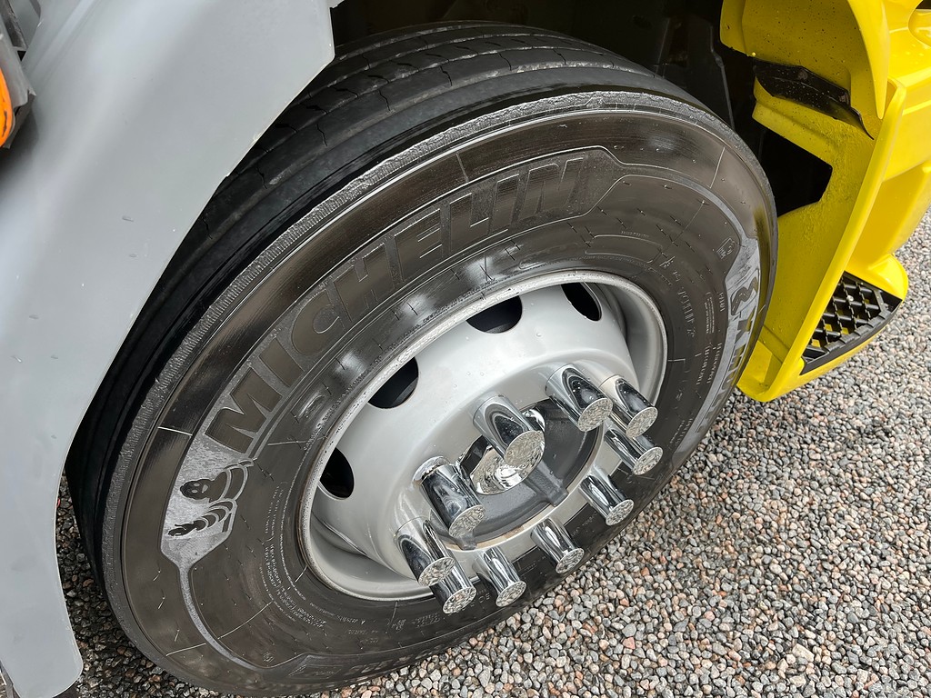 Caminhão VOLVO VM 270 Chassis ANO 2015 de Siqueira Caminhões em São Paulo