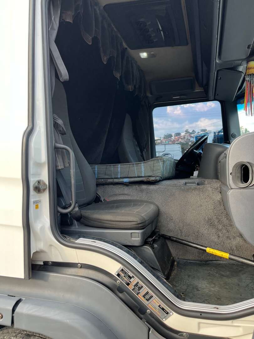 Caminhão SCANIA P310 Baú Furgão ANO 2016 de Siqueira Caminhões em São Paulo