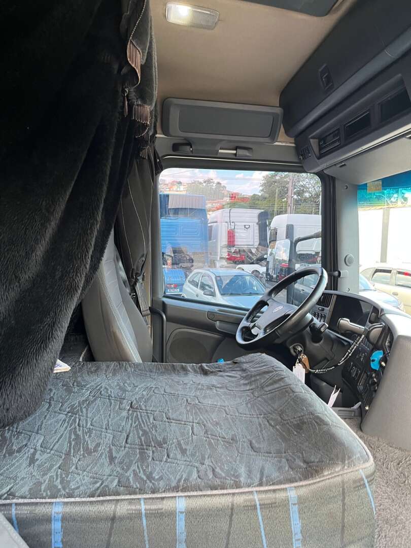 Caminhão SCANIA P310 Baú Furgão ANO 2016 de Siqueira Caminhões em São Paulo