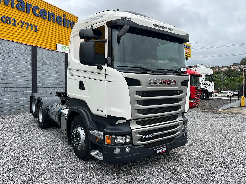 Scania R440 2014 6×2 de Siqueira Caminhões em São Paulo