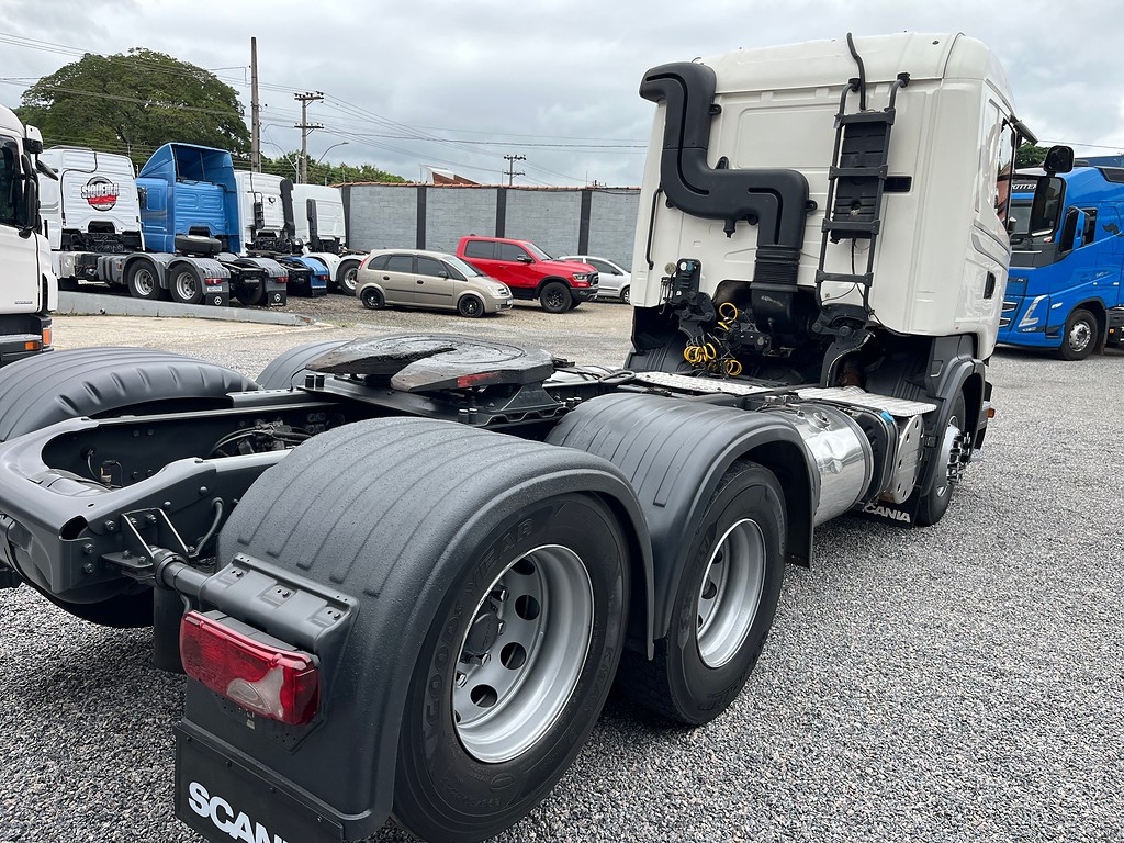 Scania R440 2014 6×2 de Siqueira Caminhões em São Paulo