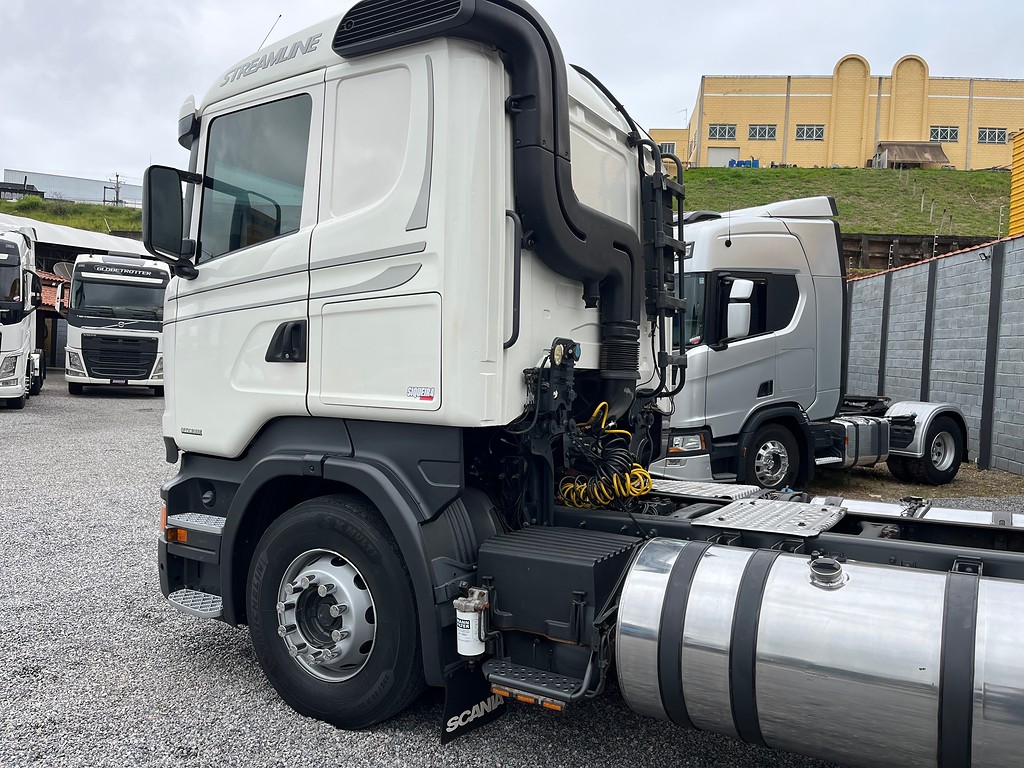 Scania R440 2014 6×2 de Siqueira Caminhões em São Paulo