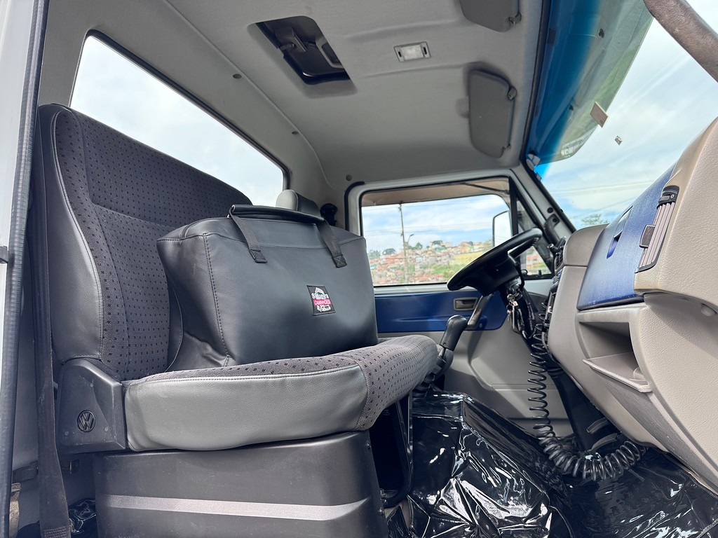 Caminhão VOLKSWAGEN VW 9150 Chassis ANO 2010 de Siqueira Caminhões em São Paulo