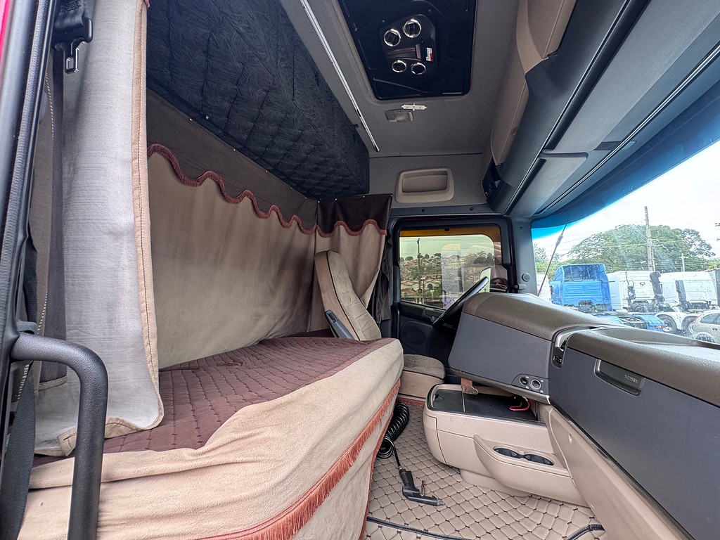 Caminhão SCANIA 440 Cavalo Mecânico ANO 2013 de Siqueira Caminhões em São Paulo