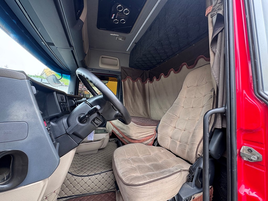 Caminhão SCANIA 440 Cavalo Mecânico ANO 2013 de Siqueira Caminhões em São Paulo