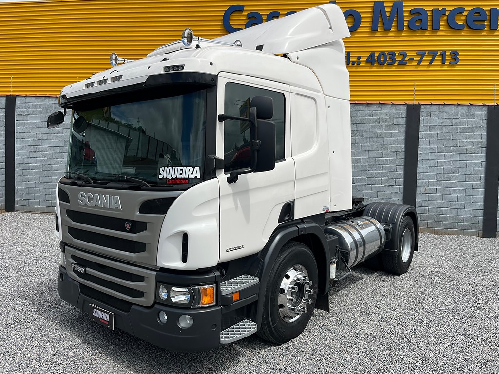 Caminhão SCANIA P360 Cavalo Mecânico ANO 2013 de Siqueira Caminhões em São Paulo