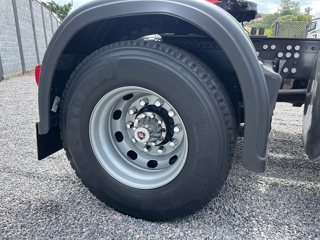 Caminhão SCANIA P360 Cavalo Mecânico ANO 2013 de Siqueira Caminhões em São Paulo