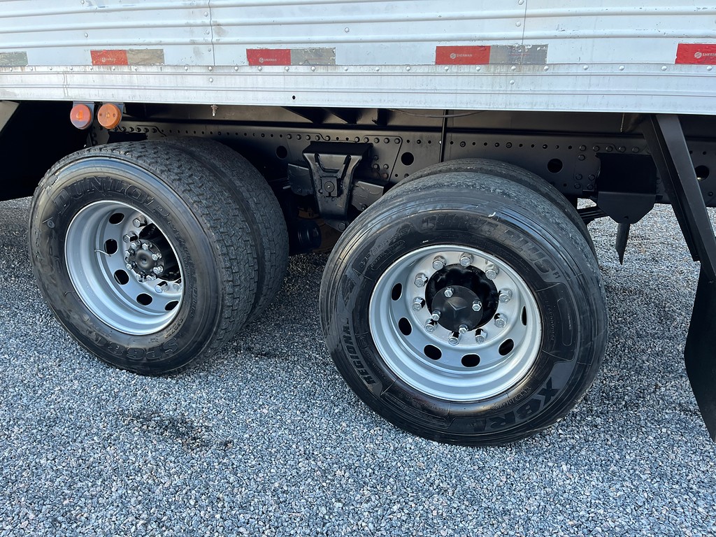 Caminhão MERCEDES BENZ MB 2426 Baú Frigorífico ANO 2012 de Siqueira Caminhões em São Paulo