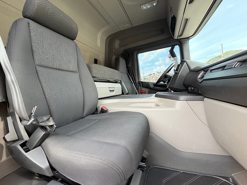 Caminhão SCANIA P320 Carga Seca ANO 2024 de Siqueira Caminhões em São Paulo