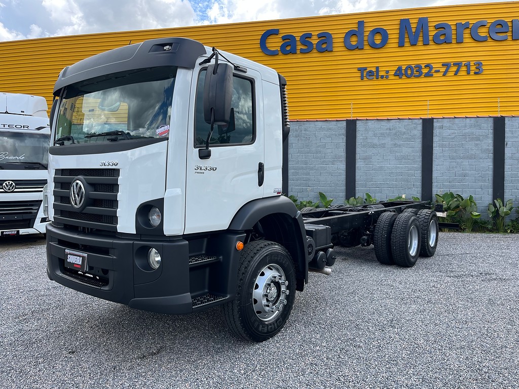 Caminhão VOLKSWAGEN VW 31330 Chassis ANO 2023 de Siqueira Caminhões em São Paulo