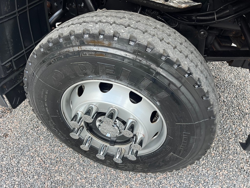 Caminhão VOLKSWAGEN VW 31330 Chassis ANO 2023 de Siqueira Caminhões em São Paulo