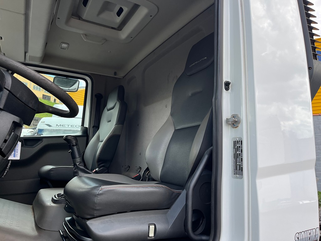 Caminhão VOLKSWAGEN VW 31330 Chassis ANO 2023 de Siqueira Caminhões em São Paulo