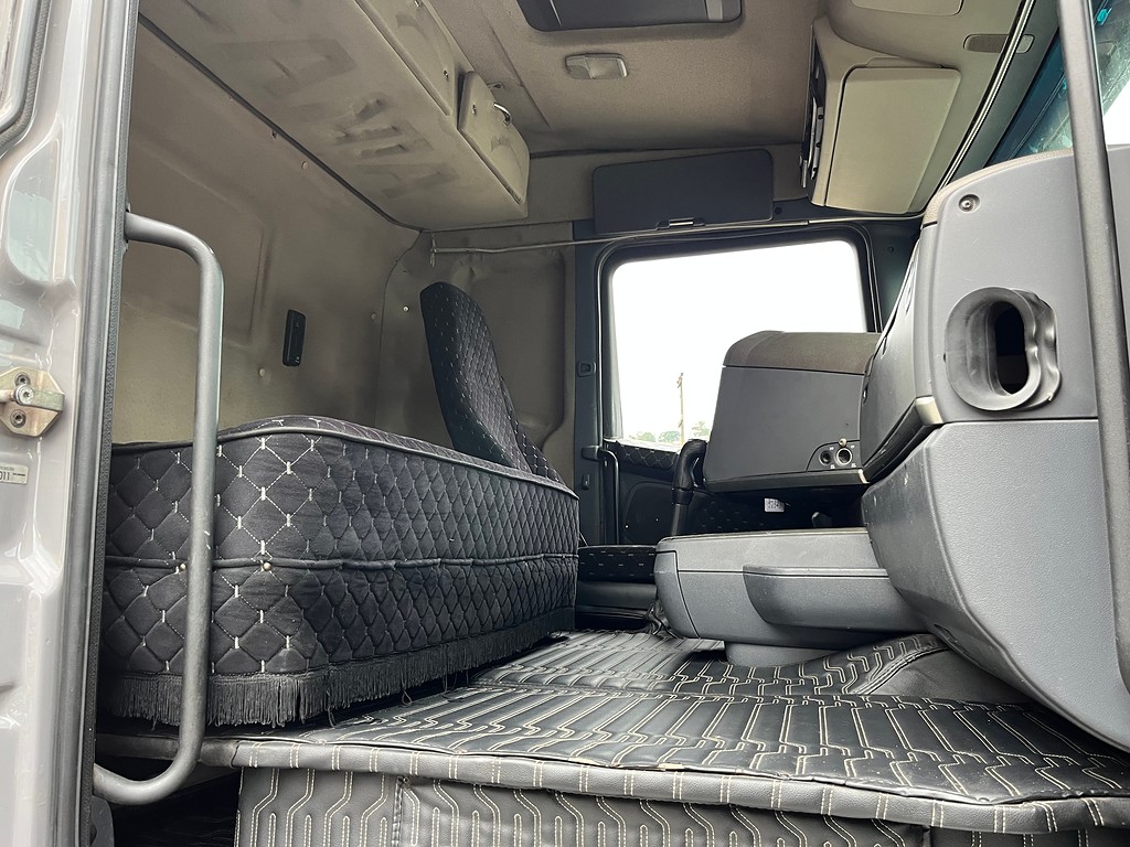 Caminhão SCANIA 380 Cavalo Mecânico ANO 2012 de Siqueira Caminhões em São Paulo