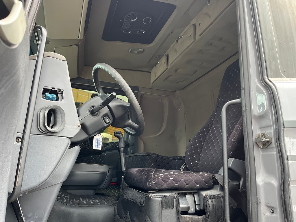 Caminhão SCANIA 380 Cavalo Mecânico ANO 2012 de Siqueira Caminhões em São Paulo