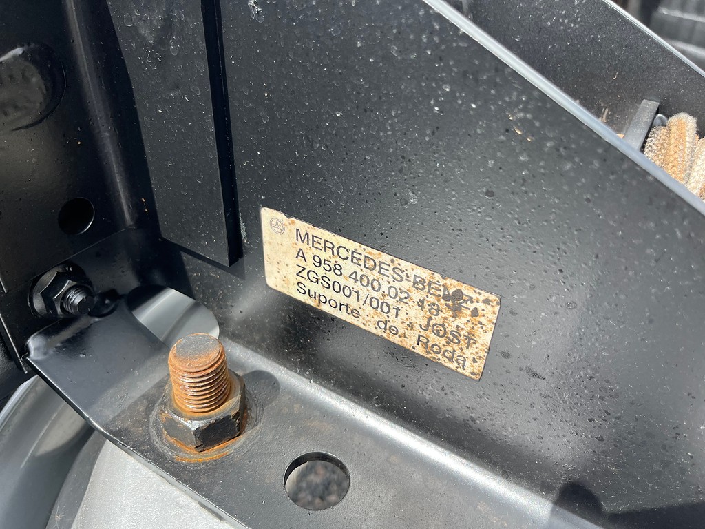 Caminhão MERCEDES BENZ MB 2426 Chassis ANO 2014 de Siqueira Caminhões em São Paulo