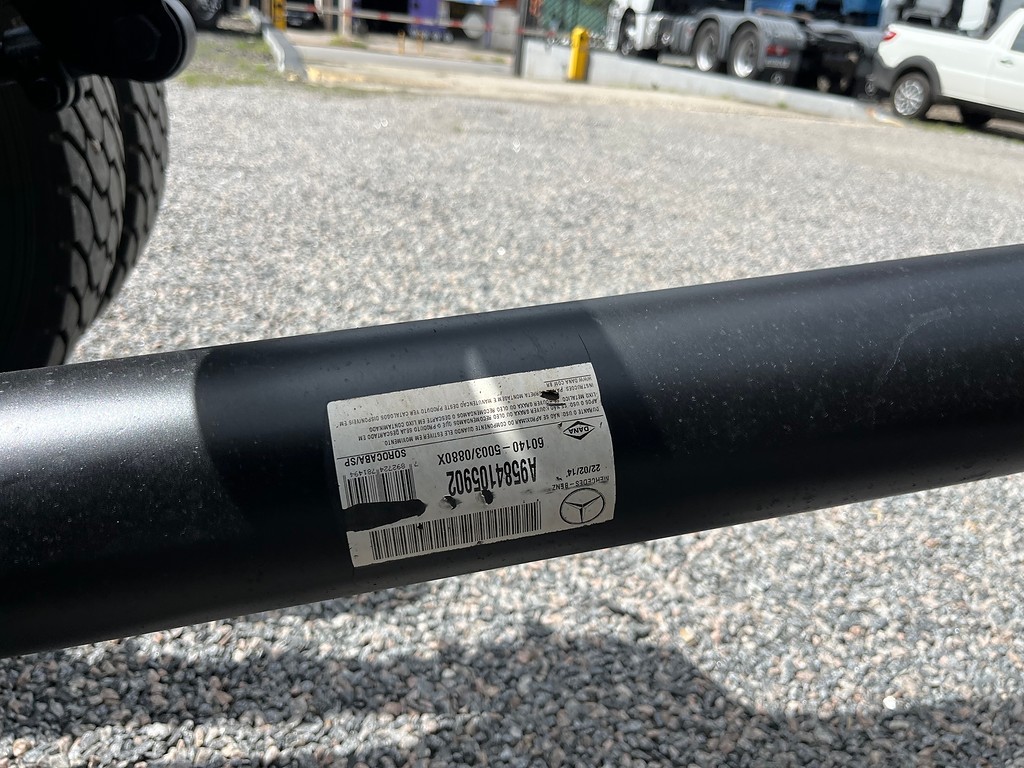 Caminhão MERCEDES BENZ MB 2426 Chassis ANO 2014 de Siqueira Caminhões em São Paulo