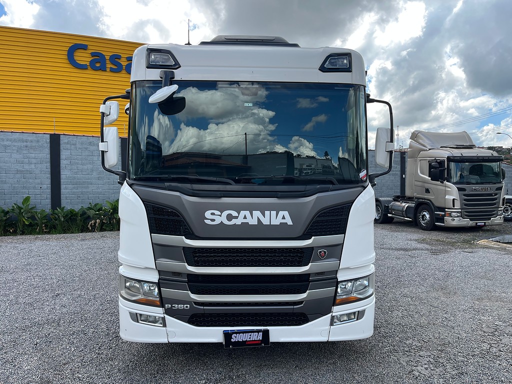 Caminhão SCANIA P360 Carga Seca ANO 2021 de Siqueira Caminhões em São Paulo