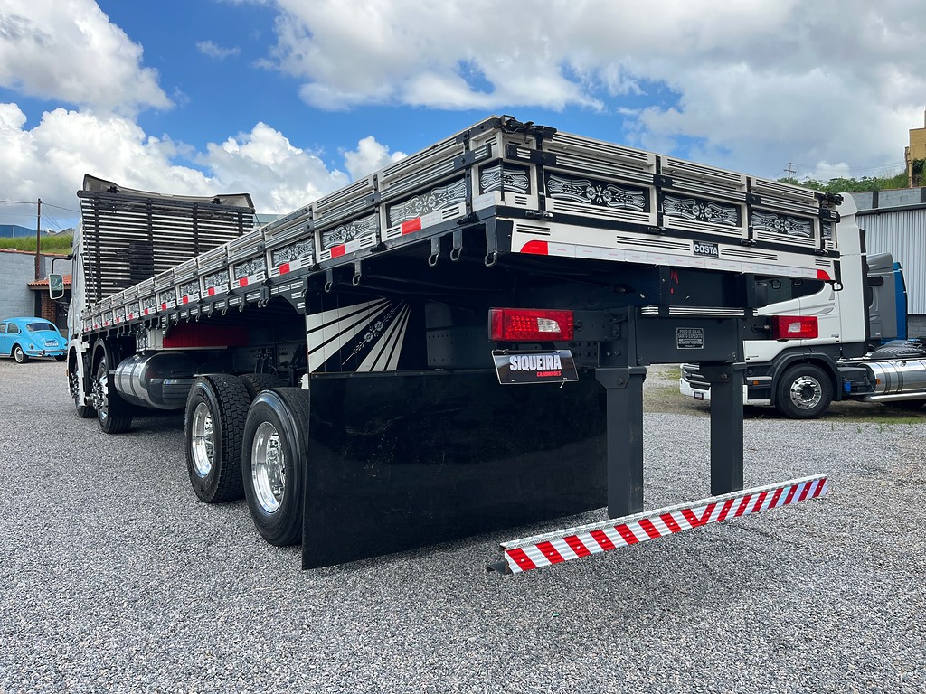 Caminhão SCANIA P360 Carga Seca ANO 2021 de Siqueira Caminhões em São Paulo