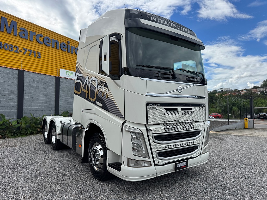 Caminhão VOLVO FH 540 Cavalo Mecânico ANO 2021 de Siqueira Caminhões em São Paulo