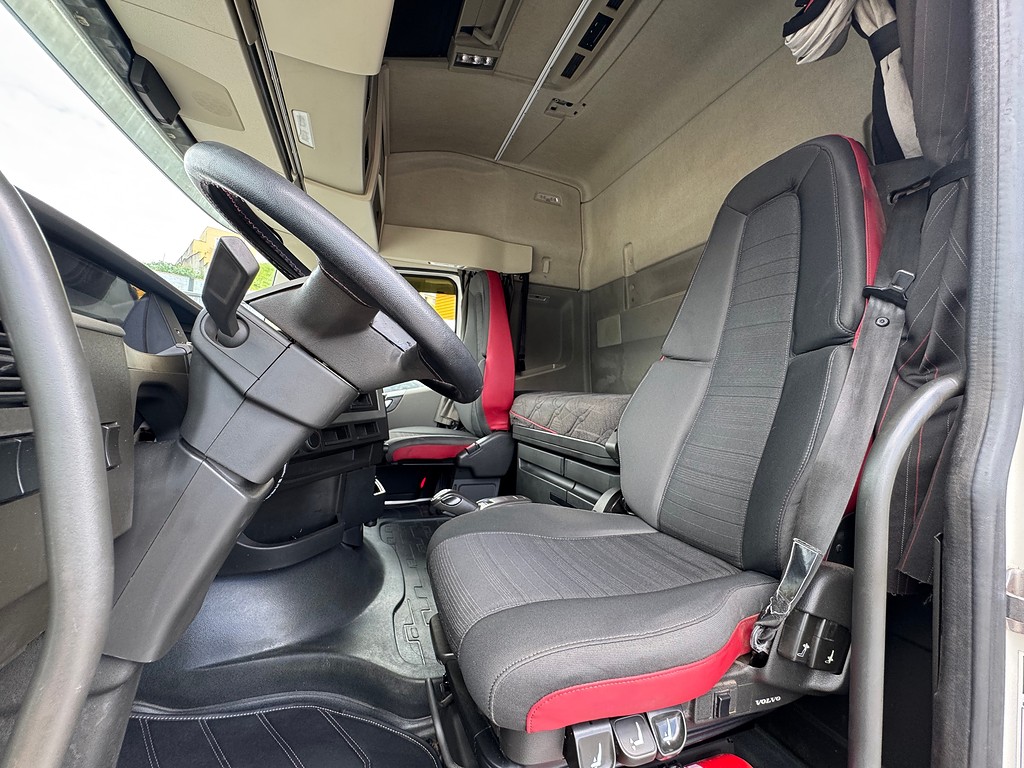 Caminhão VOLVO FH 540 Cavalo Mecânico ANO 2021 de Siqueira Caminhões em São Paulo