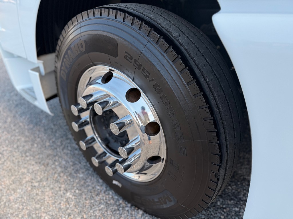 Caminhão VOLKSWAGEN METEOR 28480 Cavalo Mecânico ANO 2023 de Siqueira Caminhões em São Paulo