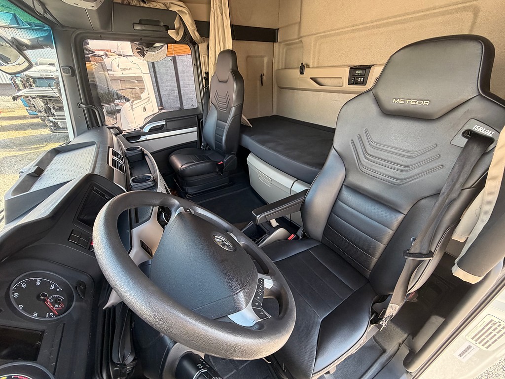 Caminhão VOLKSWAGEN METEOR 28480 Cavalo Mecânico ANO 2023 de Siqueira Caminhões em São Paulo