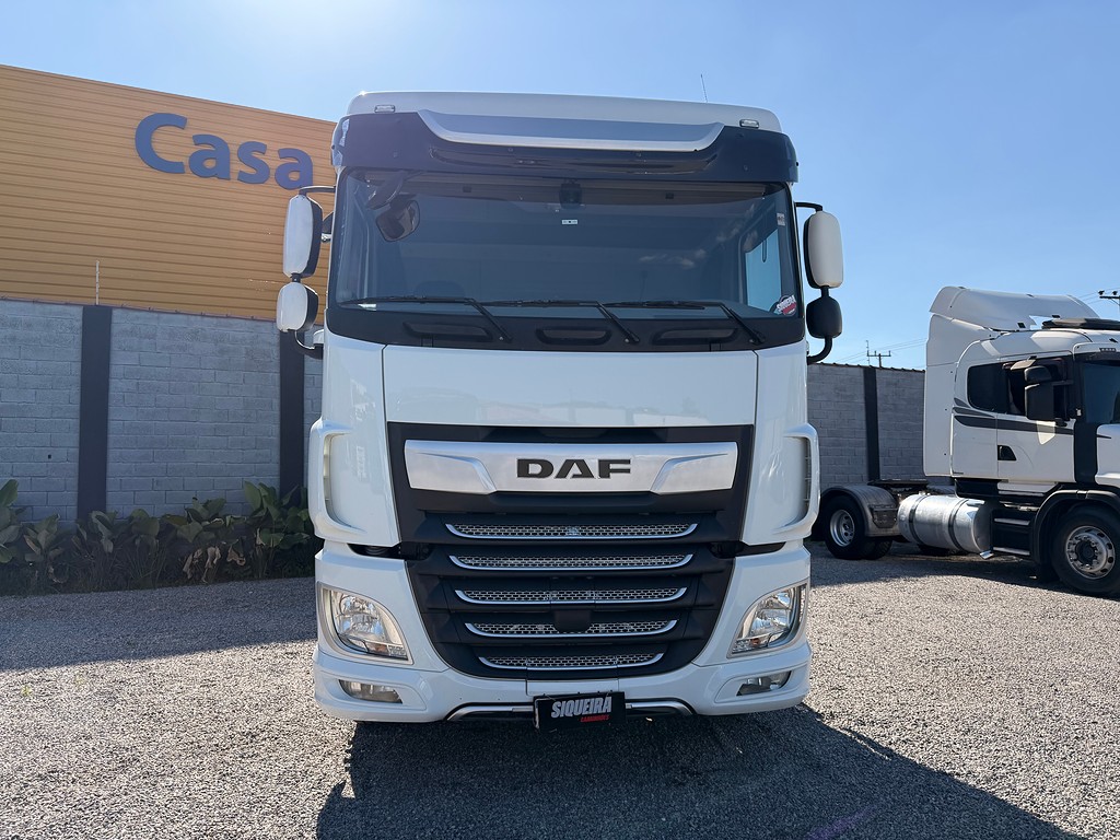 Caminhão DAF XF 530 Cavalo Mecânico ANO 2021 de Siqueira Caminhões em São Paulo